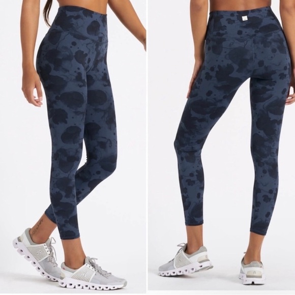 Vuori Highrise Water Drop Print Leggings - Size XS - Picture 2 of 12